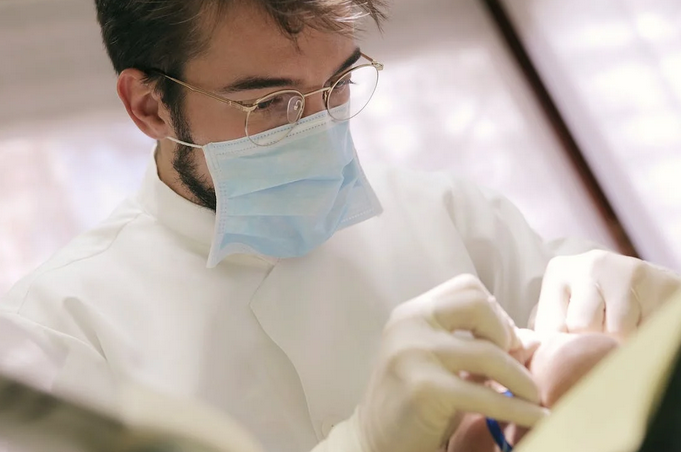 dental hygienist